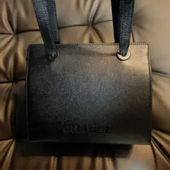 Chanel ショルダーバッグ (すごく使用しやすい!)