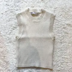 【美品】ZARA アイボリー ノースリーブセーター