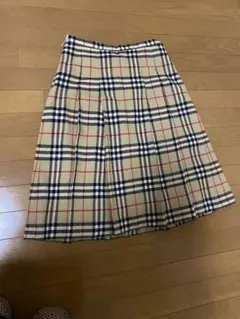 BURBERRYS バーバリーズ ノバチェックプリーツスカート　膝丈　着画あり