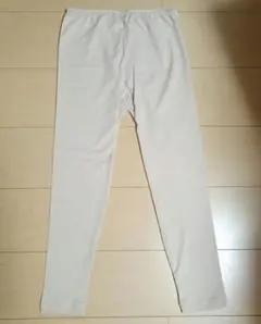 ベージュの肌着レギンス