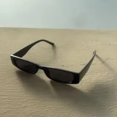 ブラック スクエアフレーム サングラス
