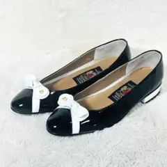 美品【MIHAMA】ミハマ ローヒール リボン エナメル パンプス 黒/白