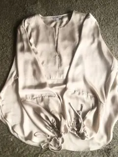 ベージュブラウスH&M