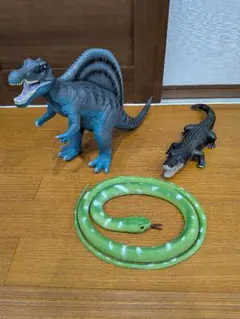 恐竜　ヘビ　ソフビ　３体セット