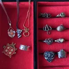 ネックレス　指輪　バッチ　アクセサリー　ファンシー