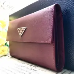 プラダ 三つ折り 財布 ボルドー 三角ロゴ 折り財布 H627