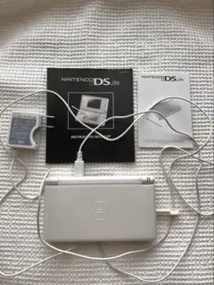 Nintendo DS Lite ホワイト 本体と付属品