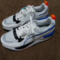 PUMA ホワイトスニーカー