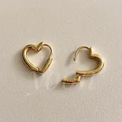 【大人気】ハートフープワンタッチピアス　ゴールド　韓国 小ぶり　ミニ