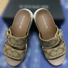 新品　coach サンダル‼️