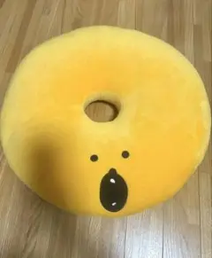 自分ツッコミくま　もぐころドーナツ型クッション