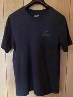 アークテリクスTシャツ　ダークグレー　メンズSサイズ