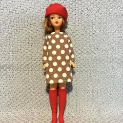 タミーちゃん　ドットワンピース(薄茶)＋ベレー帽＋ハイソックス