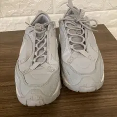 【本日限定価格】emmi nike コラボ　スニーカー　グレージュ色