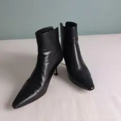 BRENTAブラックレザーブーティ ジッパー付き