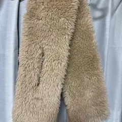 ベージュ ボアマフラー