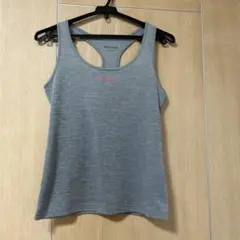 Reebok タンクトップ　Mサイズ