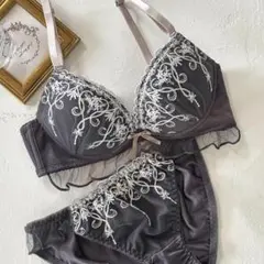 【新品未使用】フランデランジェリー ブラジャーショーツセット ノンワイヤー