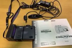 Nikon COOLPIX 990 本体と付属品