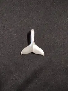 silverのクジラのテールのペンダント