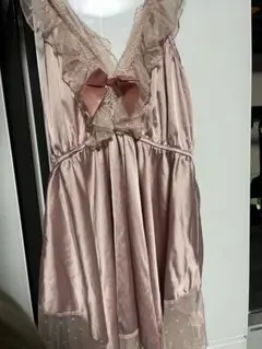 ピンク フリル付きネグリジェ