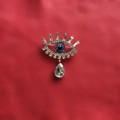 【新品】ブルーアイ　デザインのブローチ