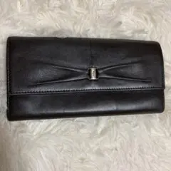 サルヴァトーレ フェラガモ ヴィラリボン 長財布