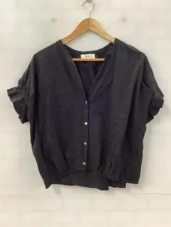 8.25◎A42P◎ビームス◎半袖ブラウス◎ブラック◎フリル