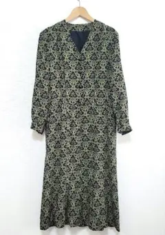 黒と緑の花柄☆Vネック長袖ワンピース