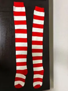 赤と白のストライプ ロングソックス