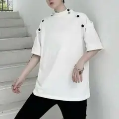 新品未使用✨ボタン付きカットソー　韓国　清潔感　ビックシルエット　韓流　Tシャツ