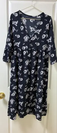 フラワープリント ネイビー ロングワンピース