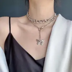 ★新品未使用★ ❤️❤️蝶ネックレス シルバーカラー 2連❤️❤️