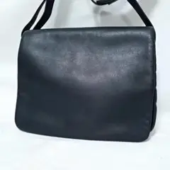 【美品】 BREE ブリー スムースレザー 無地 ビジネス ショルダーバック
