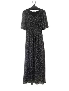 美品✨ブラック 花柄 ロング ワンピース 半袖 フリーサイズ M ふんわり細見え