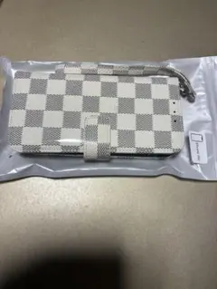 iPhone16eのケースです。
