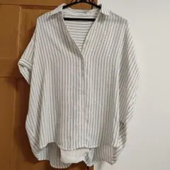 ストライプデザインの半袖シャツ　Msize　INGNI