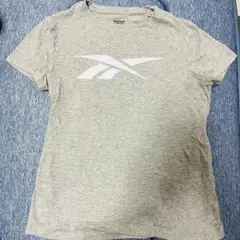 Reebok グレー ロゴプリント Tシャツ
