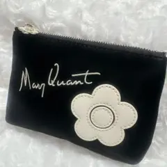 【美品】MARY QUANT サインロゴ デイジーパッチ 舟型 ティッシュケース