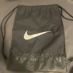 NIKE ナップサック　　ダグに名前あり