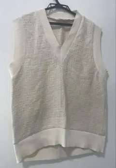 【ZARA】アイボリー Vネック ニットベスト