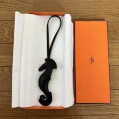 ❤未使用品❤タツノオトシゴチャーム ターコイズ エルメス B刻印 箱付き 楽天市場】エルメス HERMES イポ タツノオトシゴ チャーム