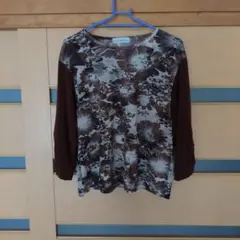 ブラウン花柄長袖カットソー