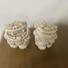 愛嬌のある陶器製ペアシーサー クリーム色 約10cm