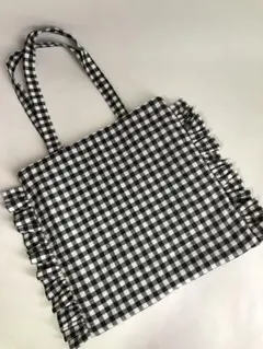 フリル付きトートバッグ　ギンガムチェック　モノトーン　ハンドメイド