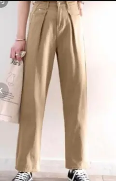 未使用　クラシカルエルフ　ベージュパンツ　L