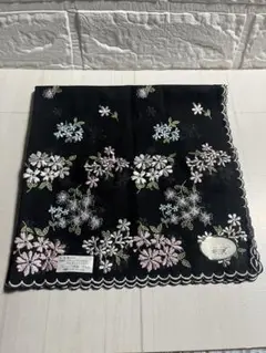 [新品未使用]TOCCA 花柄刺繍 ハンカチ 黒
