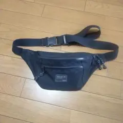 ブラック ボディバッグ・ウエストポーチ