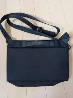 【美品】BLACK EMBER ブラックエンバー サコッシュ 7225009