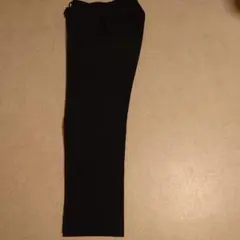 UNIQLO 黒スラックス